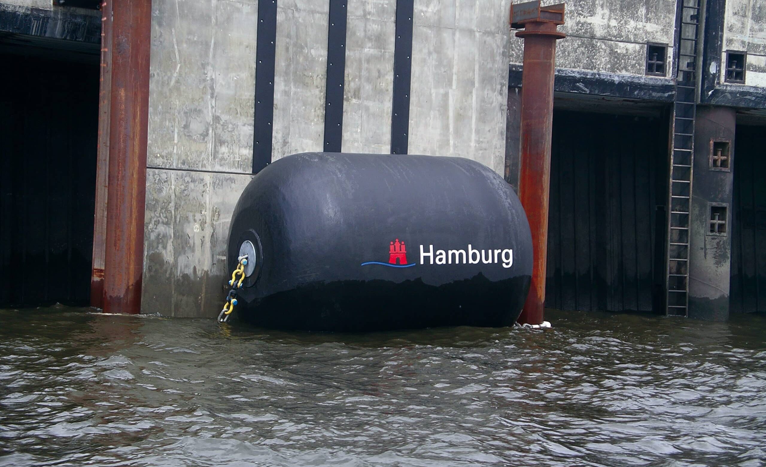 Rubber for ships and ports